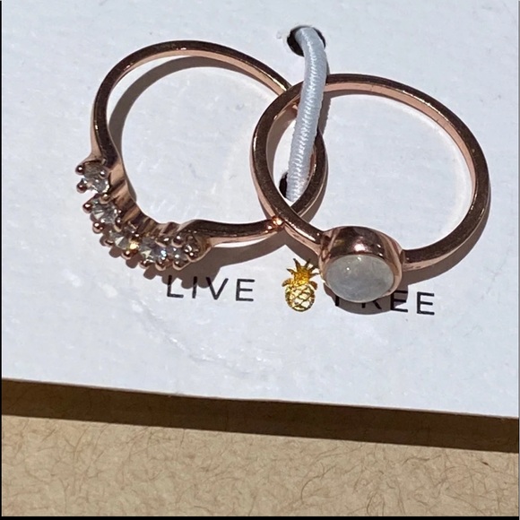 PURA VIDA size 7 Rose Gold with Moonstone Nesting Ring - Picture 6 of 6